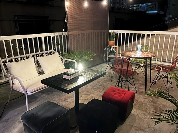 水戸タイスナック リンナーバー お店のバルコニーでタイ式焼肉（ムーガタ）できます