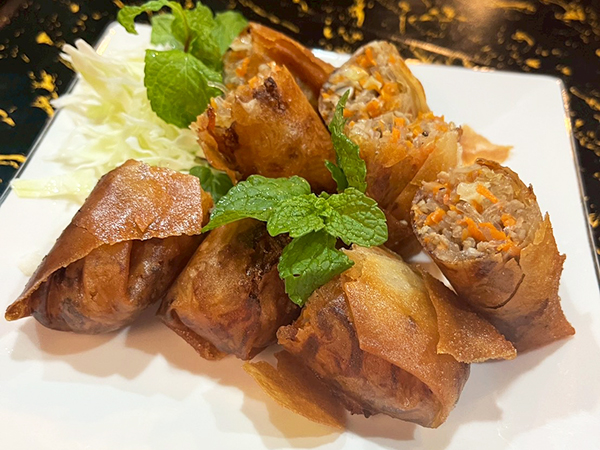 熊谷タイ料理居酒屋 トムヤムクン　タイ料理メニュー写真（揚げ春巻）